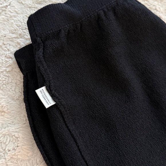 St. John Classic Black Pencil Skirt